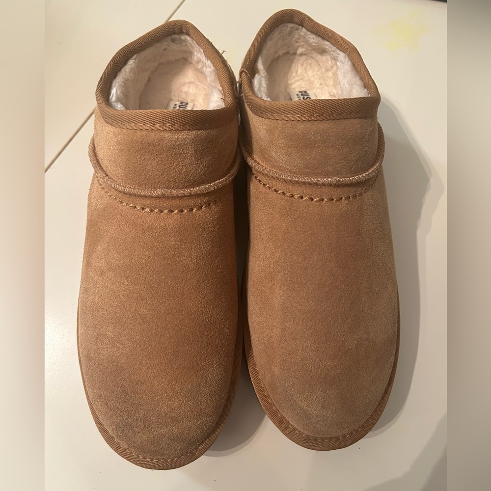Cushionaire Huggy Platform Mule